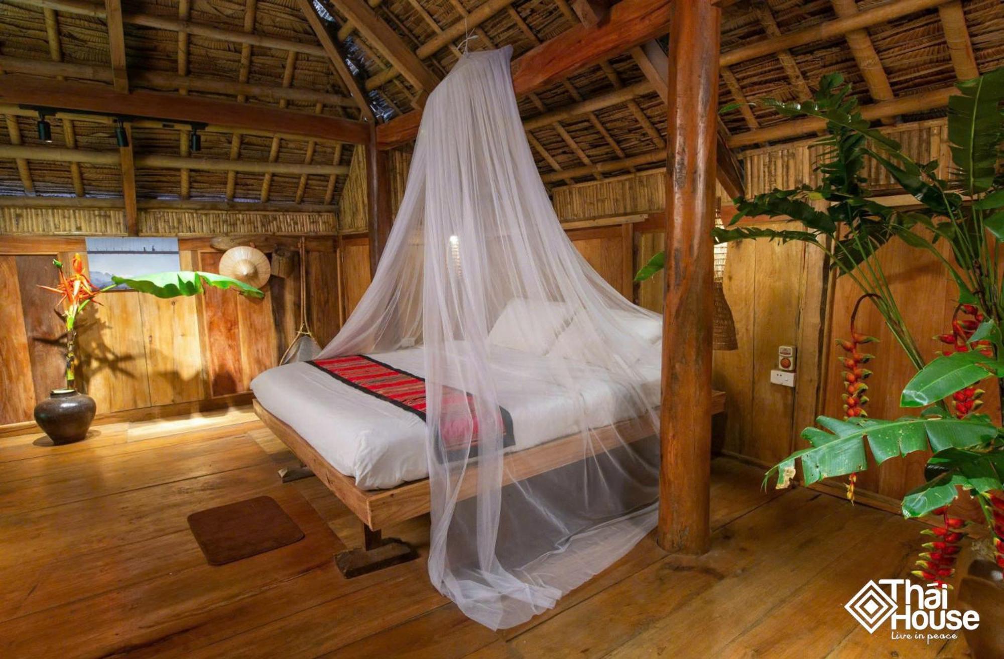 Thai House Pu Luong - Century Old Stilt House With Terrace Views Huong Ba Thuoc Exterior photo
